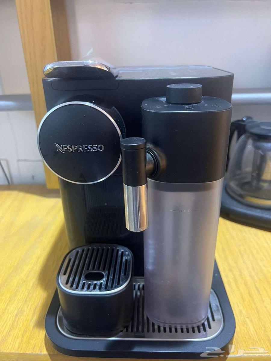 مكينة قهوة نيسبريسو شبه جديدة64555687234305112