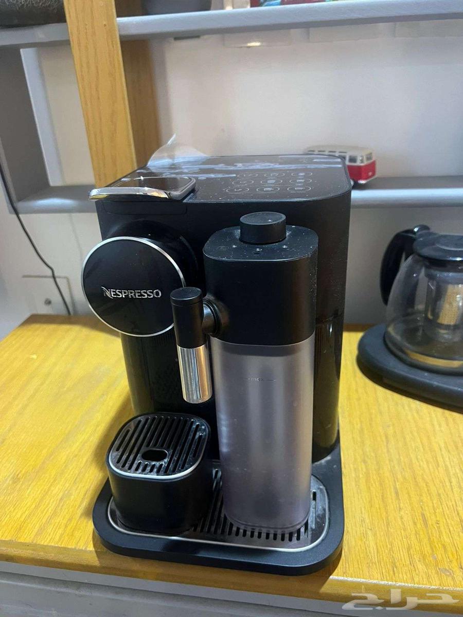 مكينة قهوة نيسبريسو شبه جديدة64555687234305110
