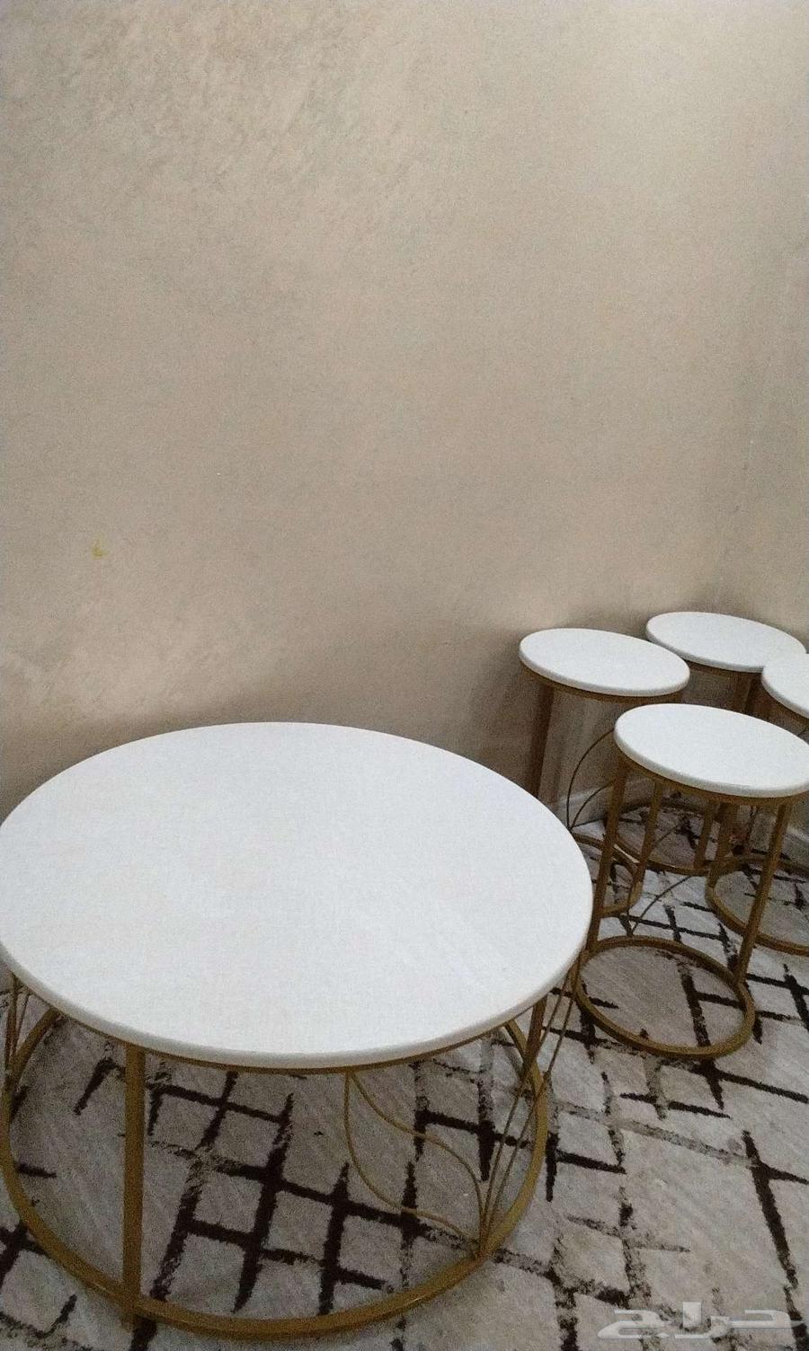 طاوله كبيره مع 4 خدمه64559043272065110