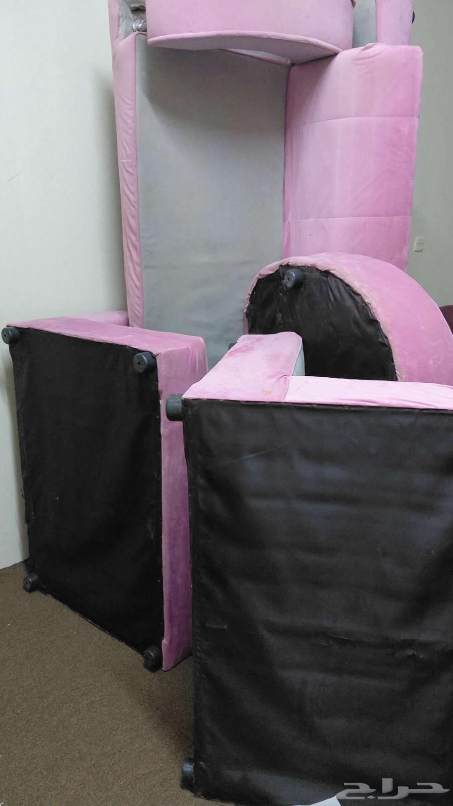 Five-piece sofa set with two cushions and two pillows64557823854978111