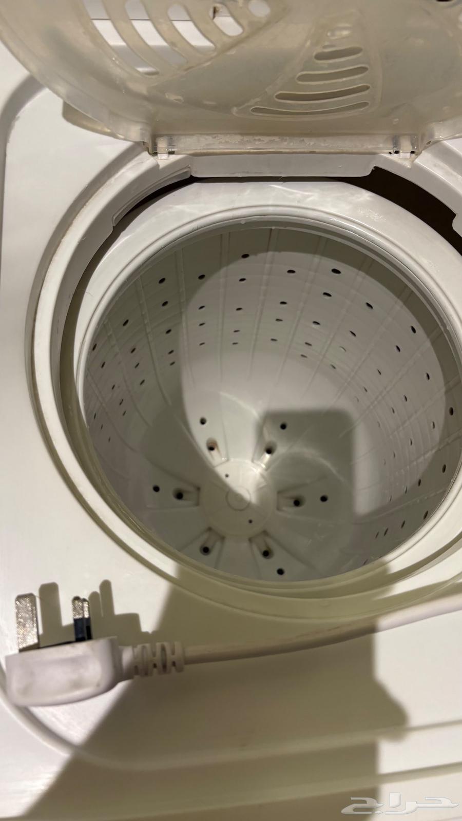 غساله عاديه كل شي فيها شغال بس مفقوده الغطاء 12 كيلو64558850546178111