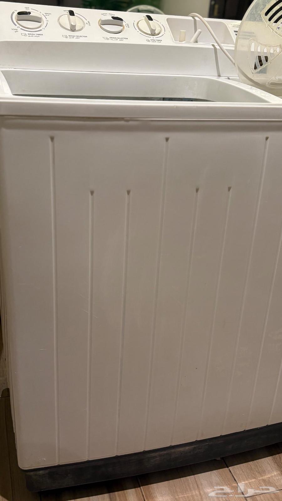 غساله عاديه كل شي فيها شغال بس مفقوده الغطاء 12 كيلو64558850546178110