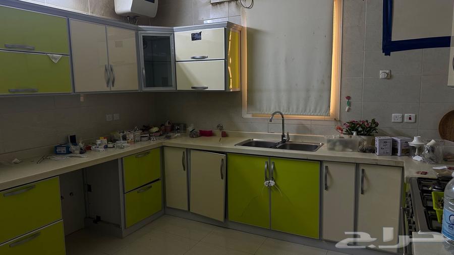 مطبخ مستعمل كامل بالرخام بدون اجهزة64557796349571112