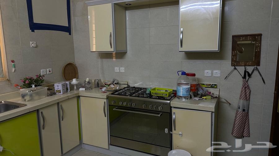 مطبخ مستعمل كامل بالرخام بدون اجهزة64557796349571111