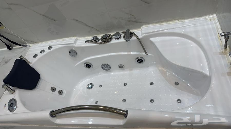 Jacuzzi64562894927619110