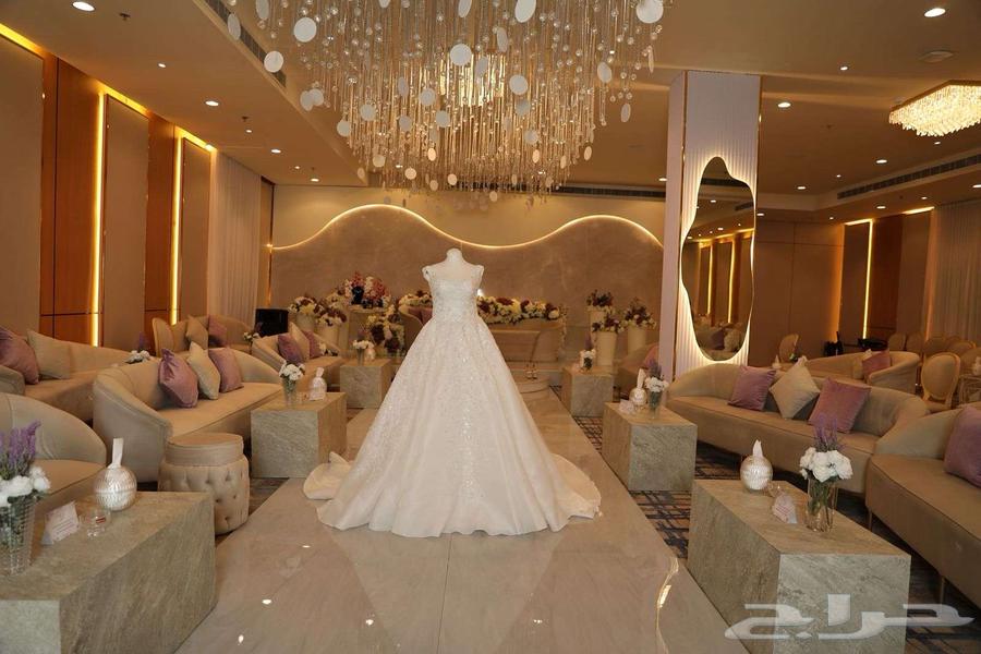 للبيع فستان زواج ابيض موديل جديد نظيف جدا64557907153667110