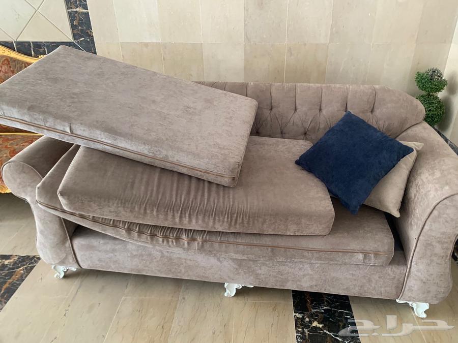 كنب خمس قطع بحالة ممتازة ب 400 ريال للتواصل64556226487681110