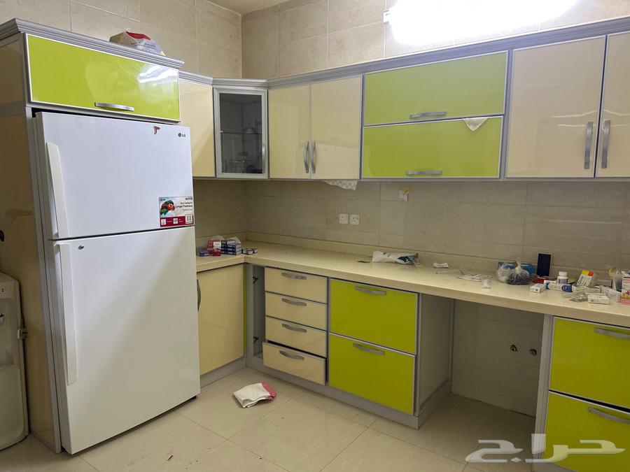 مطبخ مستعمل كامل بالرخام بدون اجهزة64557796349571110