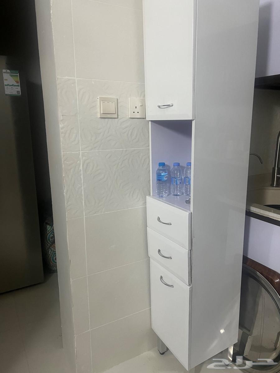 دولاب حمام ابيض يعلق بالجدار  برادة ماء جيباس بدولاب64566714471937110