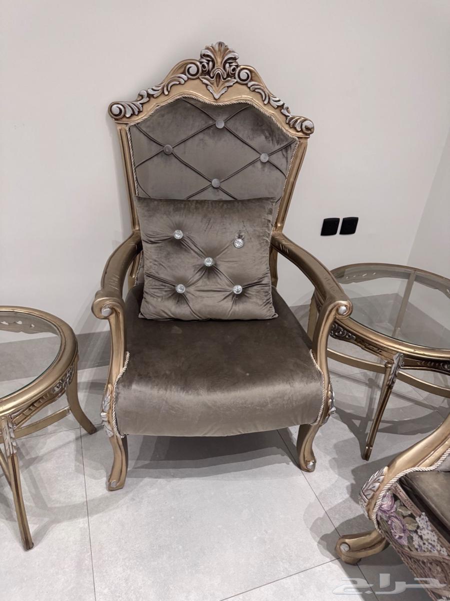 Like two used sofa sets64567739065347112