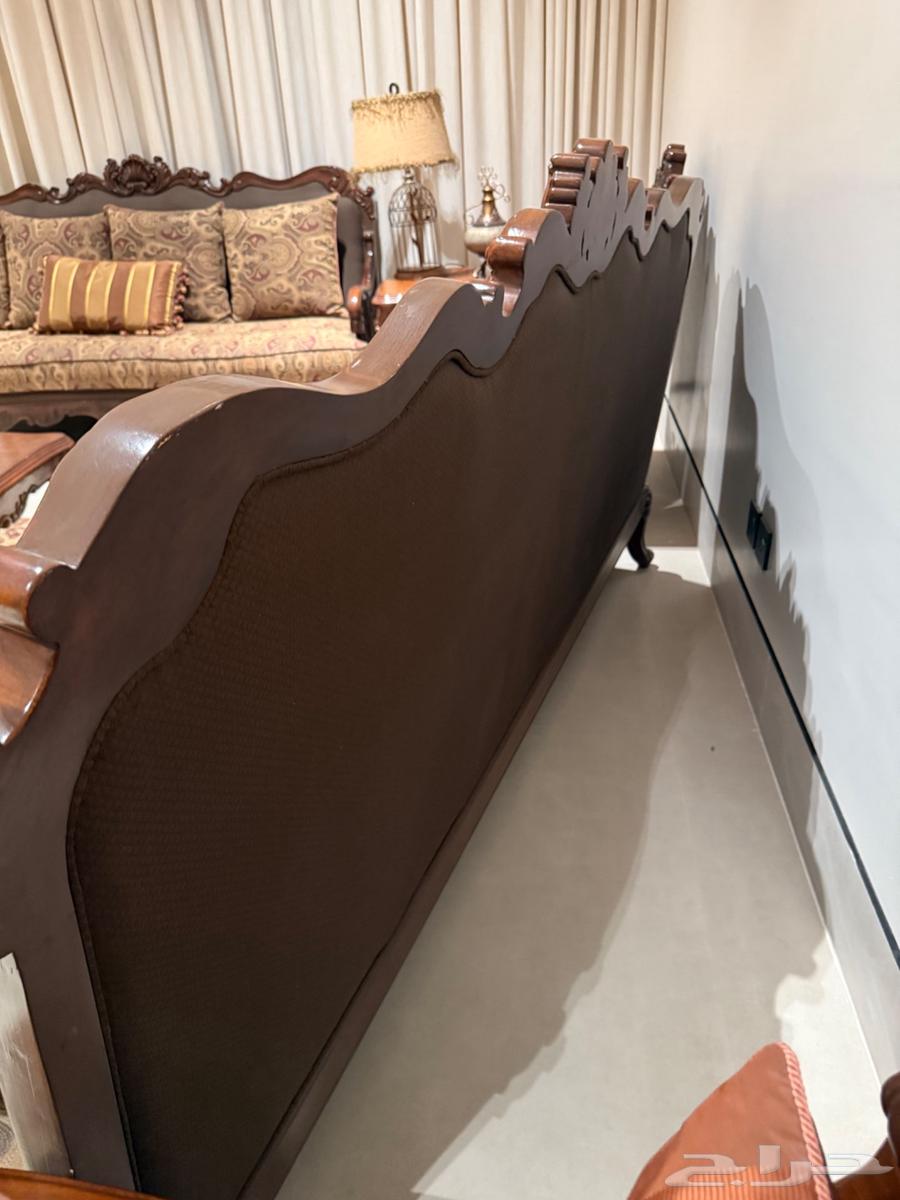 للبيع كنب كلاسيكي من رومز ( المطلق)64568947773443112