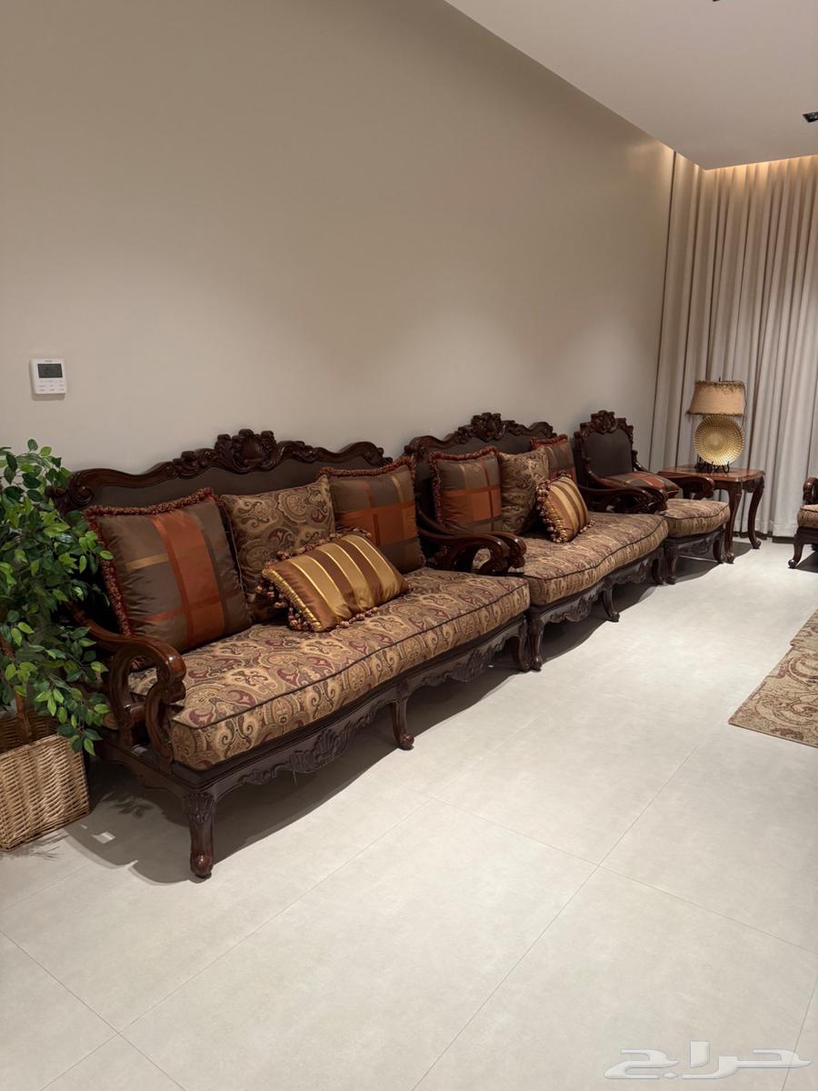 للبيع كنب كلاسيكي من رومز ( المطلق)64568947773443113