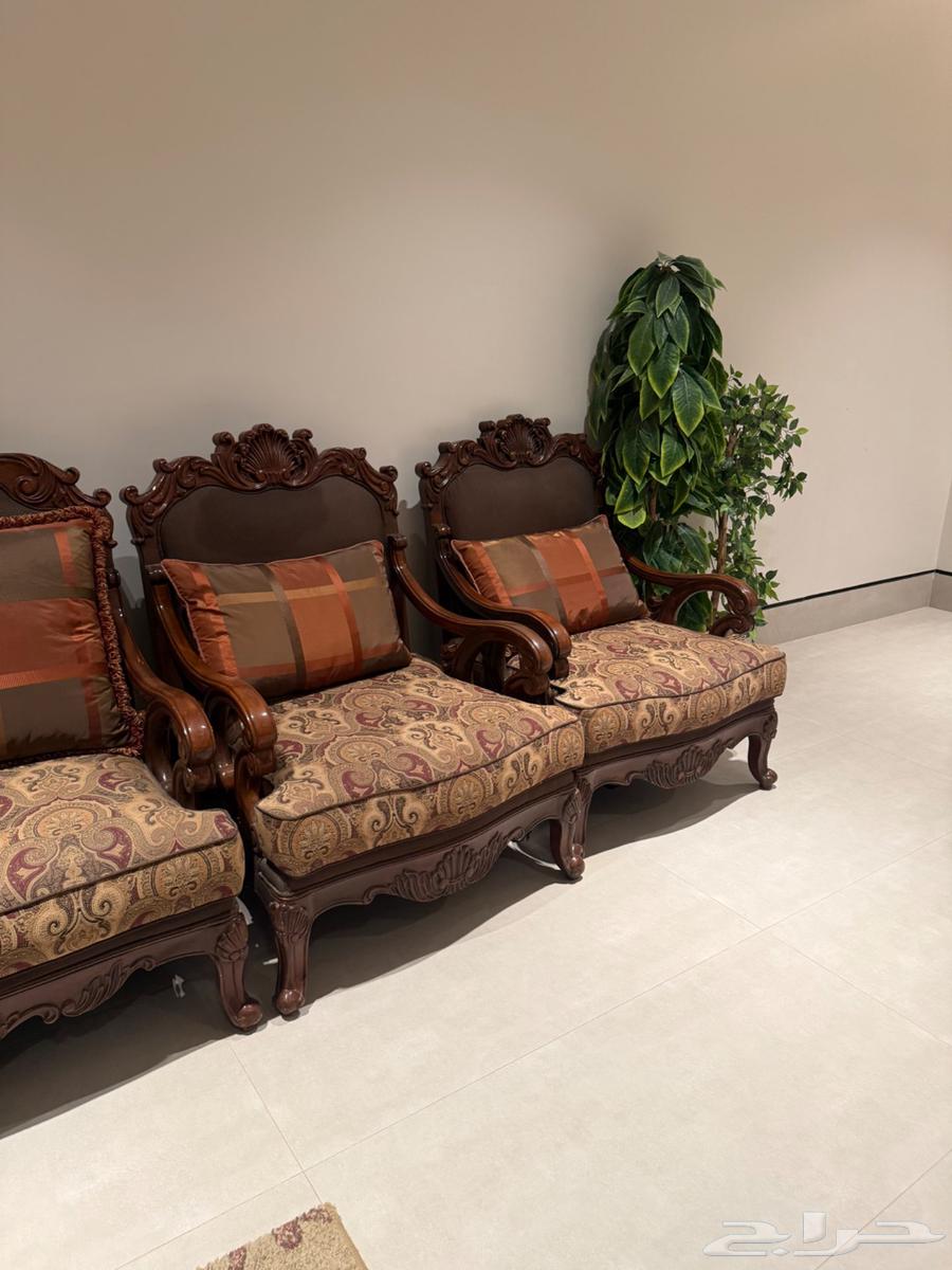 للبيع كنب كلاسيكي من رومز ( المطلق)64568947773443114