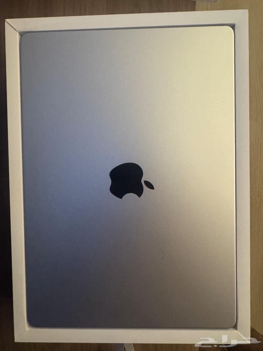 لابتوب MacBook pro m3 شبه جديد قابل للتفاوض64571838825090113