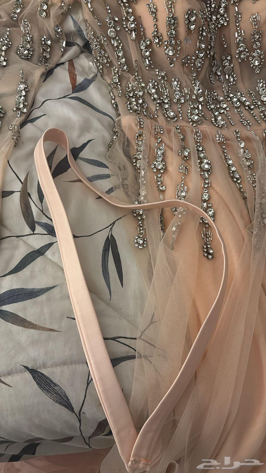 فستان سهرة فخم من بوتيك بلان بي64570080670210112