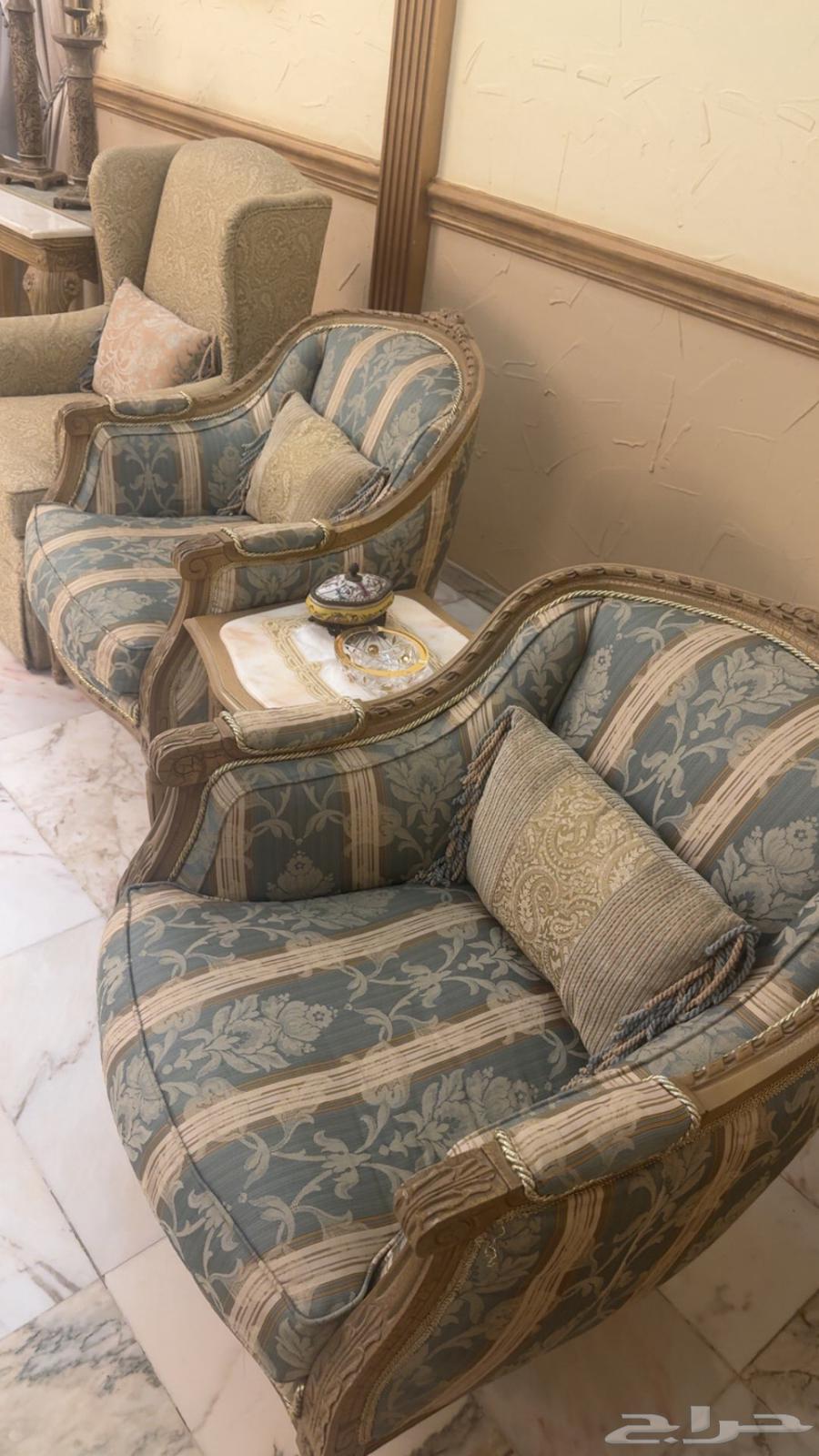 12 كرسي للبيع ( اثاث)64571672441473110