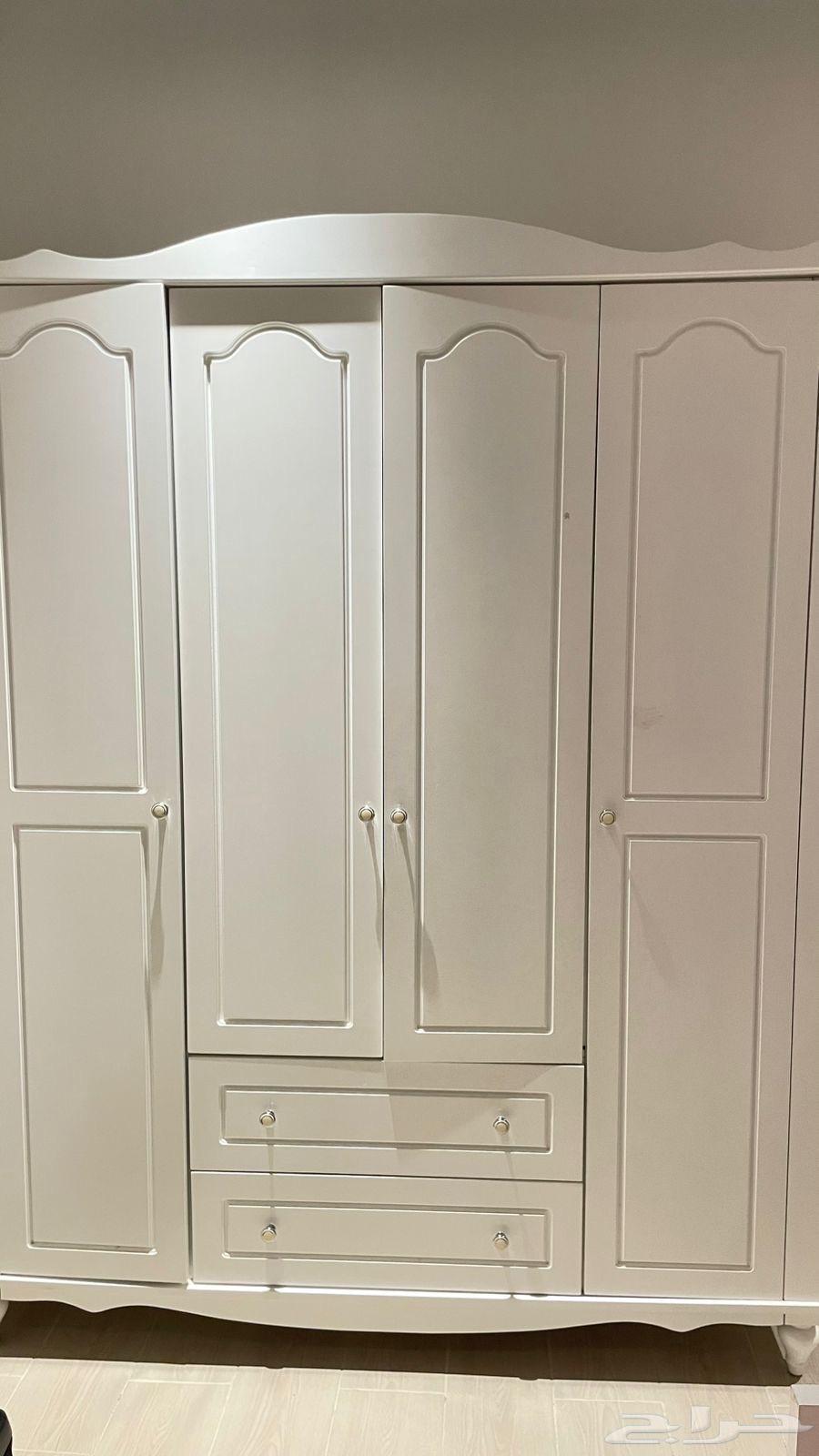 خزانه ملابس استعمال نظيف جدا جوده عاليه64564838679427114