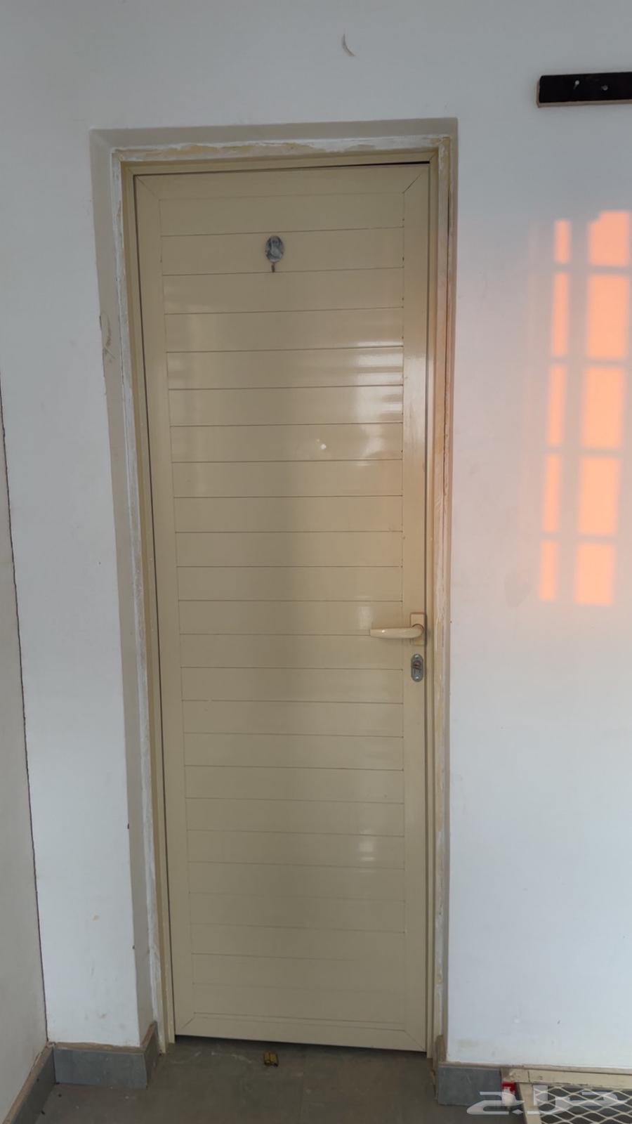 ابواب ألمنيوم نظيفة للبيع64565353987201110