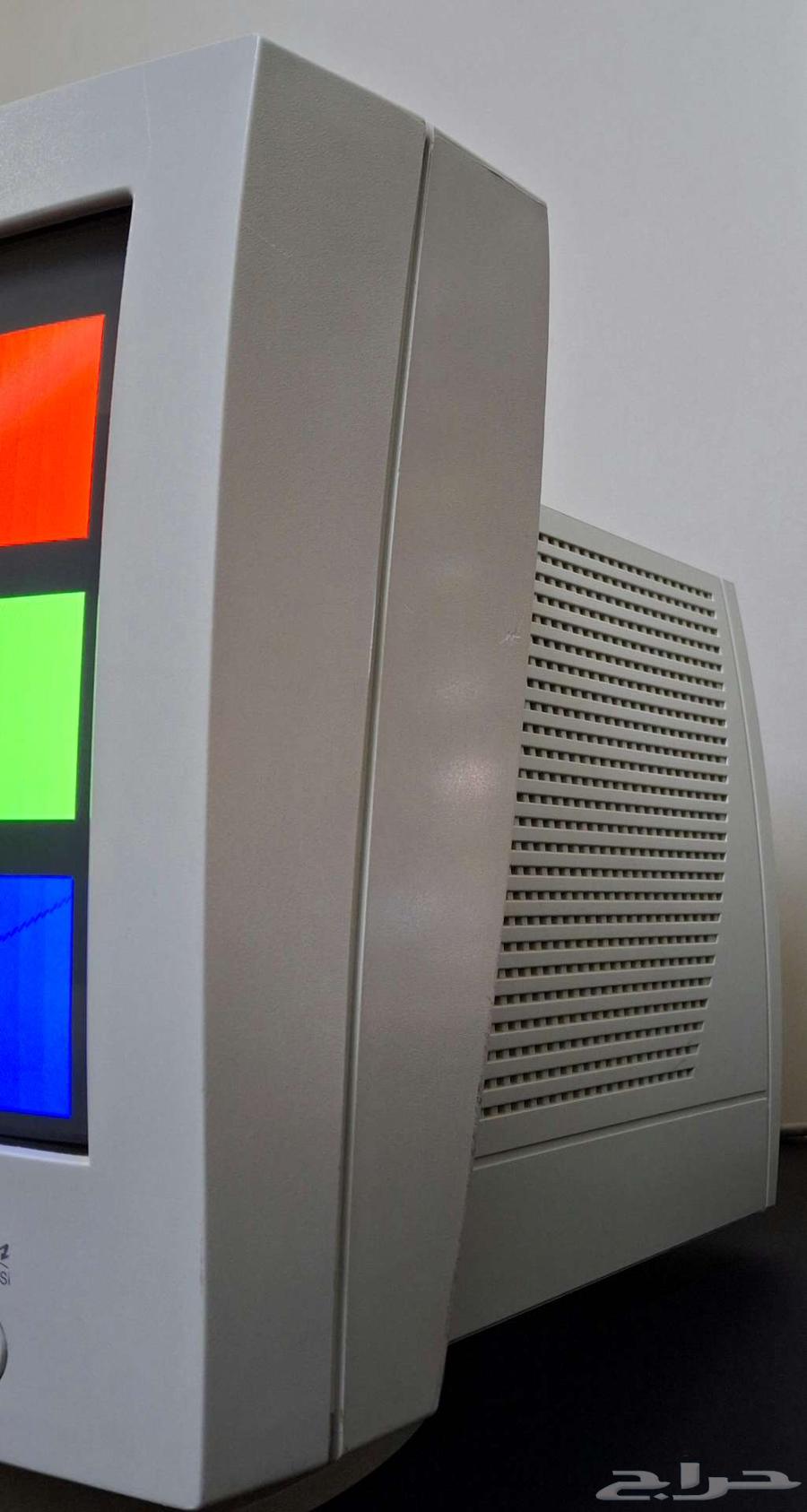 LG Studioworks 520Si CRT Monitor Old Computer Screen64565744490369114