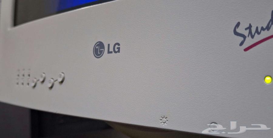 LG Studioworks 520Si CRT Monitor Old Computer Screen64565744490369112