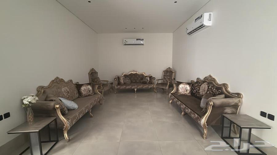 Like two used sofa sets64567739065347111