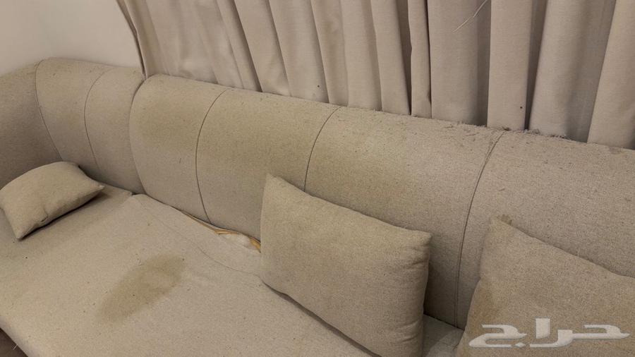 للتنازل كنب وطاولة مكتب او قيمنق صغيرة64569657729282111