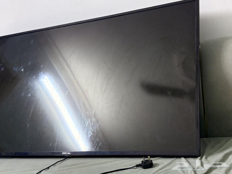 شاشة تلفزيون مكسوره64568879667843110