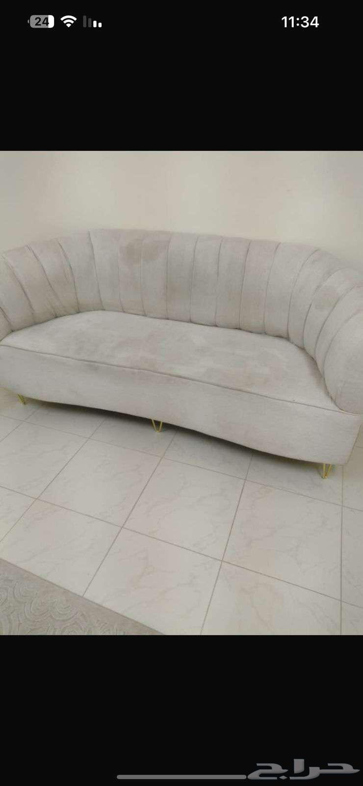 Books and tables64573347856129111