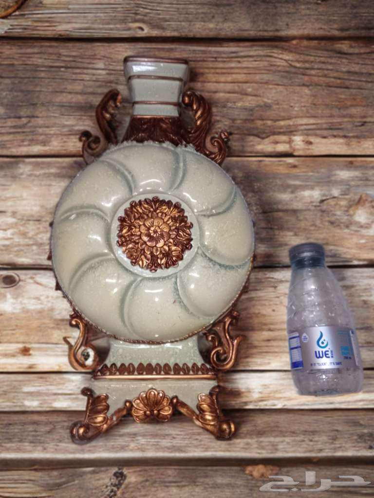 للبيع فازات وتحفبات خزف وزحاج ونحاس64580185234562112