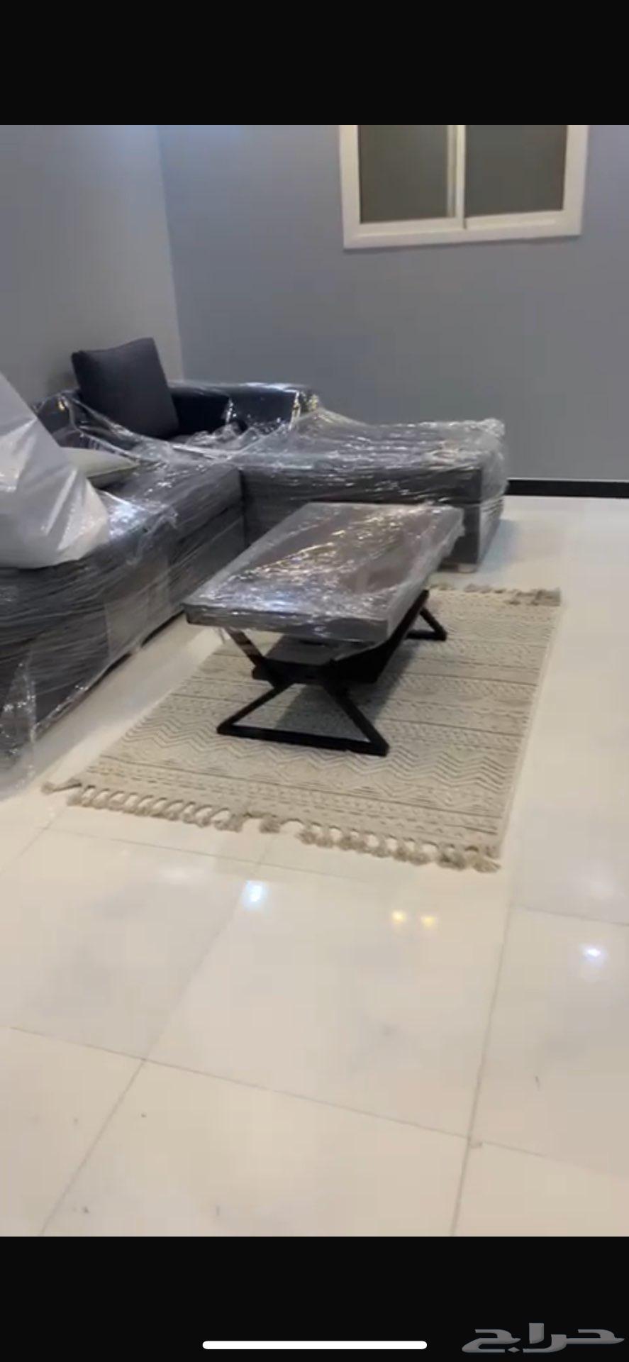 كنب امريكي كحلي اللون في حالة ممتازه جدا64577304543491110