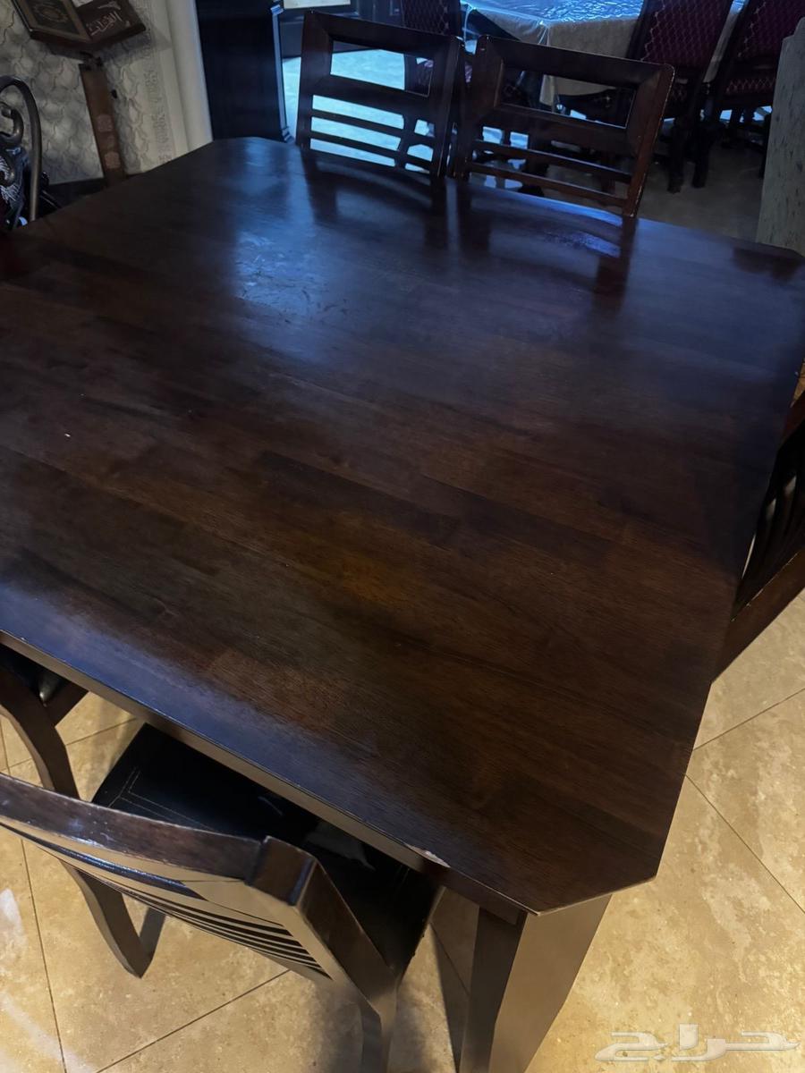 Dining table meal64577755190403111