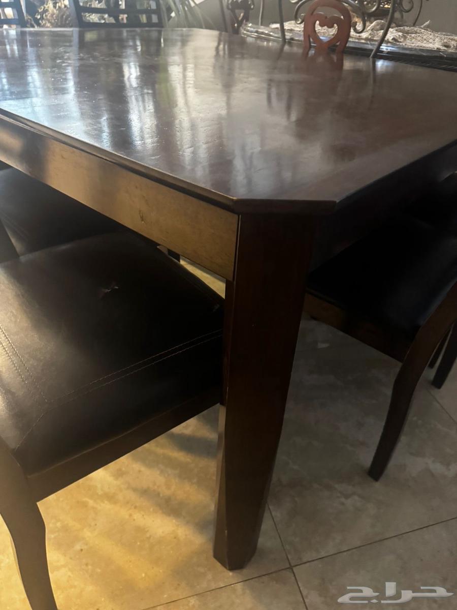 Dining table meal64577755190403114