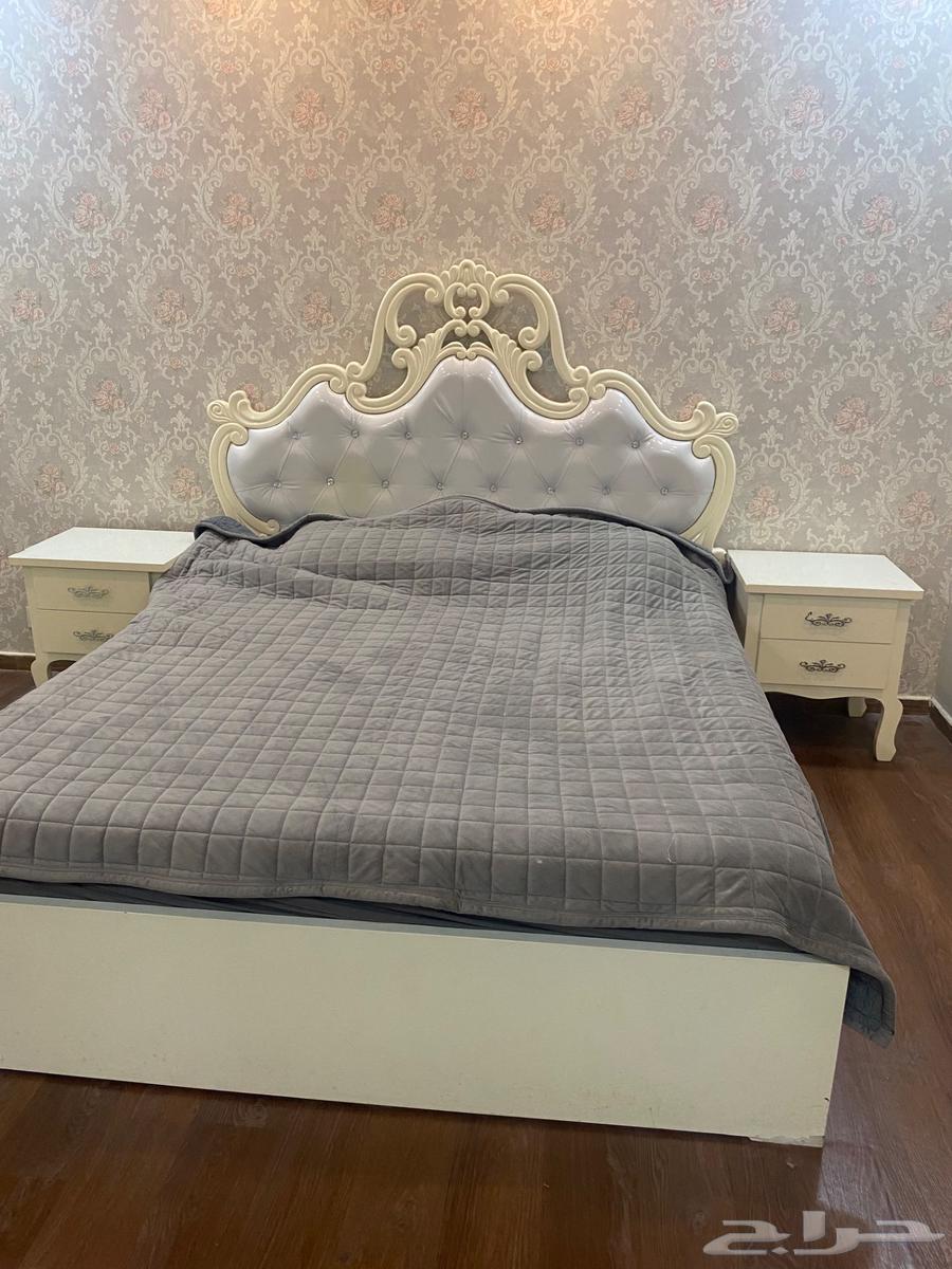 غرفة نوم بحاله جيده و مكيف شباك بحاله جيده64577544923010113