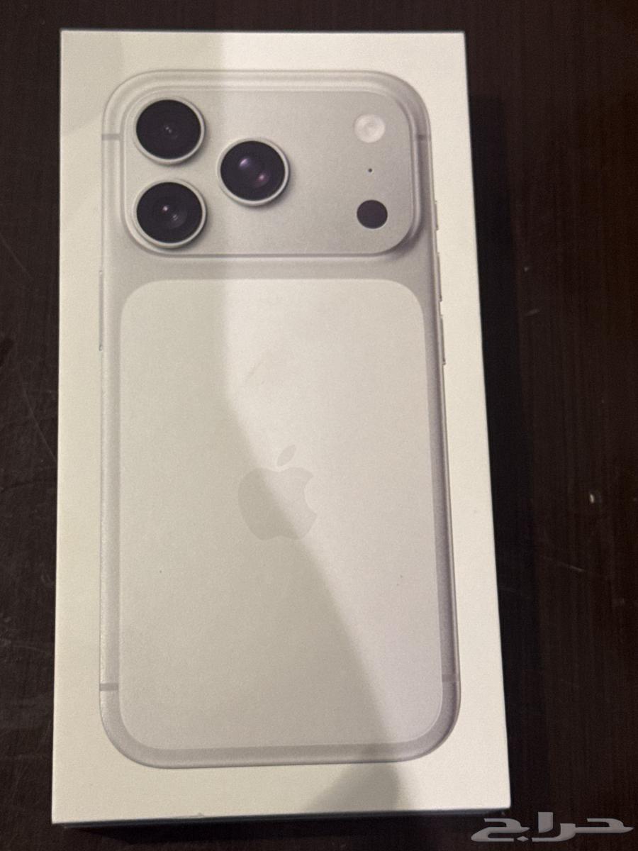 ايفون 17 برو فضي64579437823107110