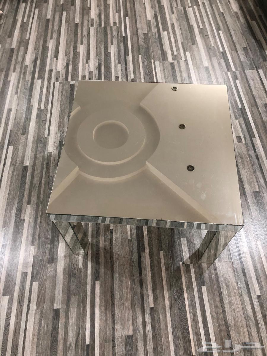 Sofas and tables64580088825090111