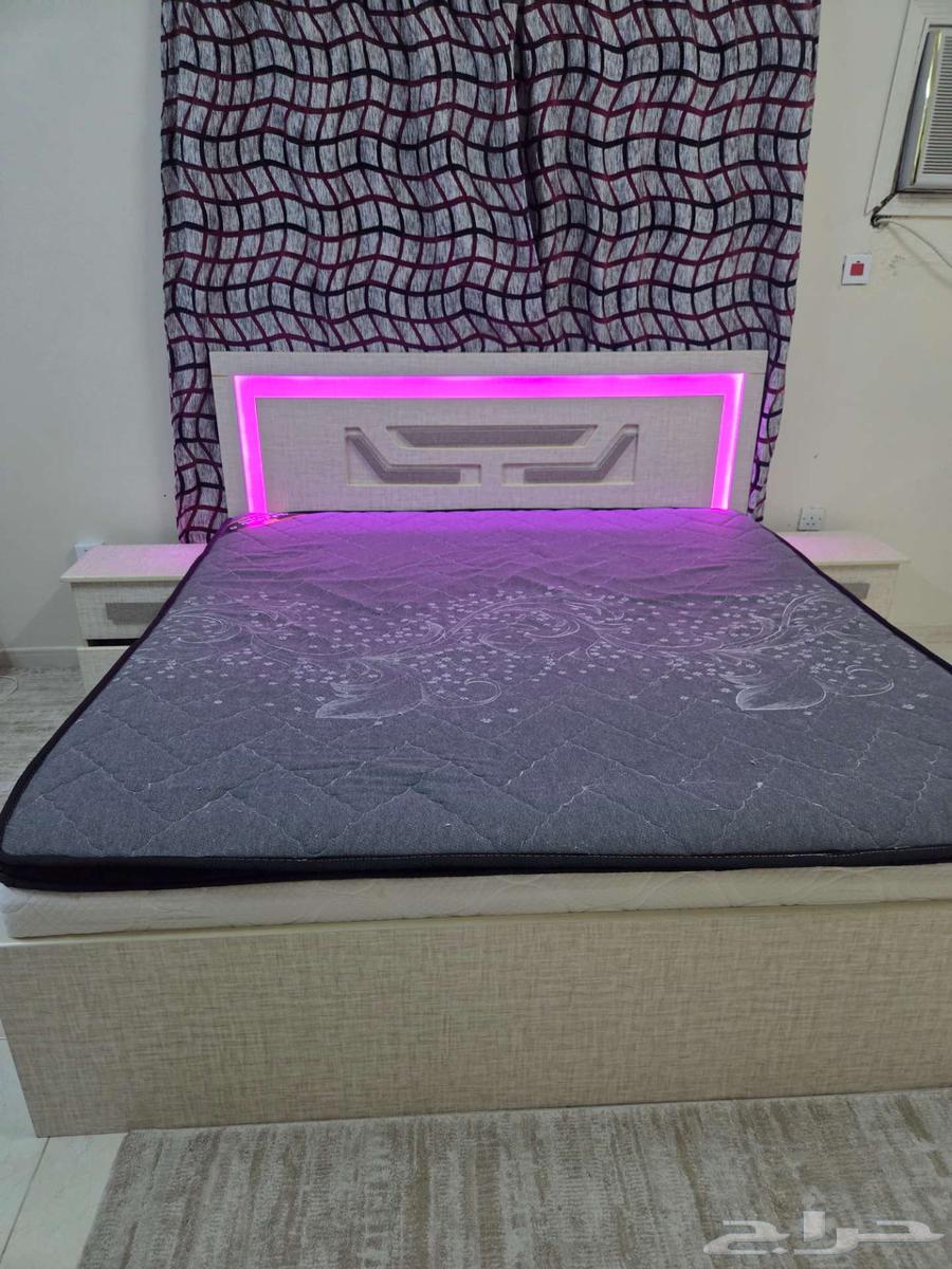 Bed and side table and dressing table for sale64573531433987110