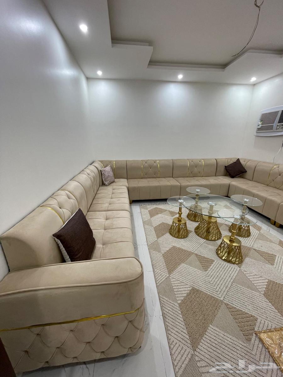 طقم مجلس مع طاولات مع سجاد64574411269379110