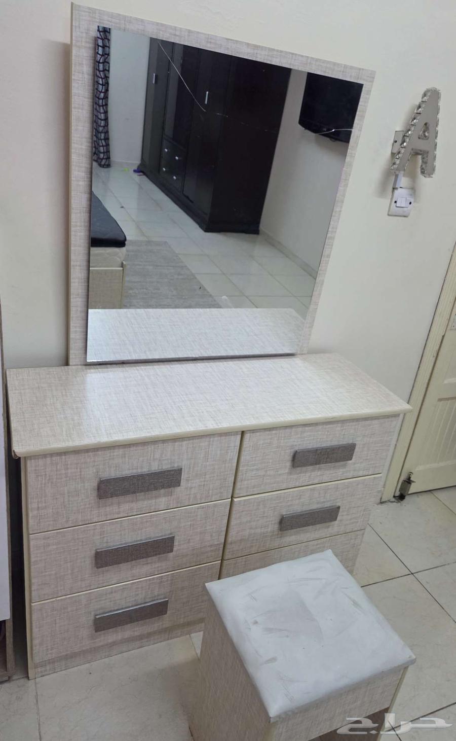 Bed and side table and dressing table for sale64573531433987111