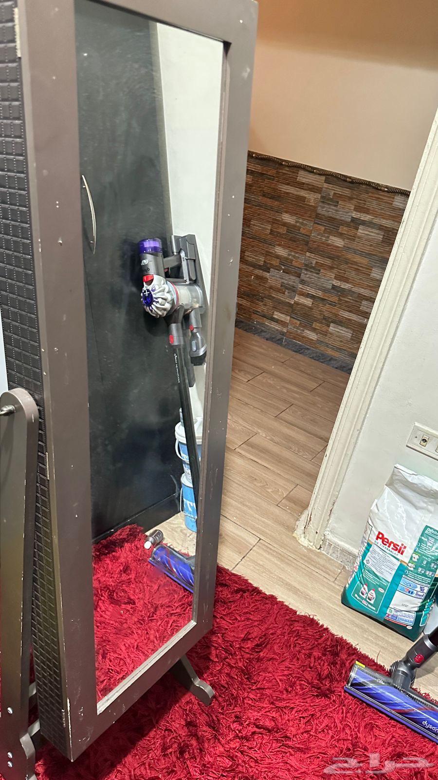 مرايا بخزانة اكسسوارات64580006357635110