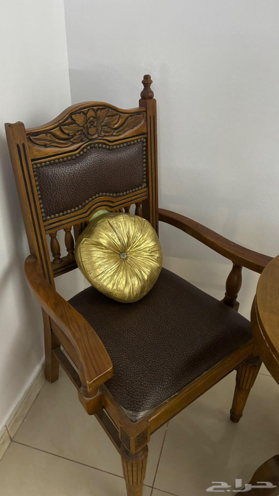 Two chairs and table entrance with trash can set and napkin holder64574481078402113