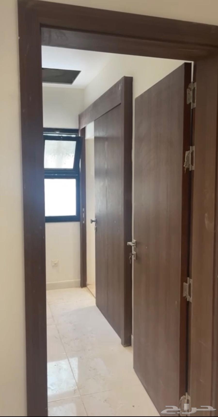 Wooden doors I didn't use, they are clean64578048243202110