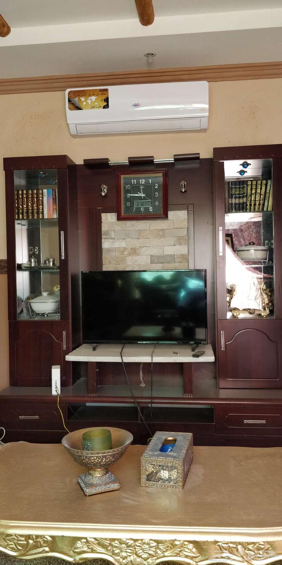 طقم كنب 7 مقاعد للبيع على السوم الكنب في حالة نظيفة جدا64578813872898112