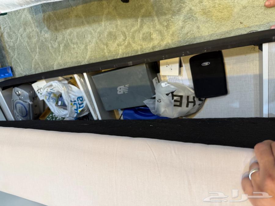 كنبة وتتحول سرير ويوجد بها مساحة للتخزين64578271086082111