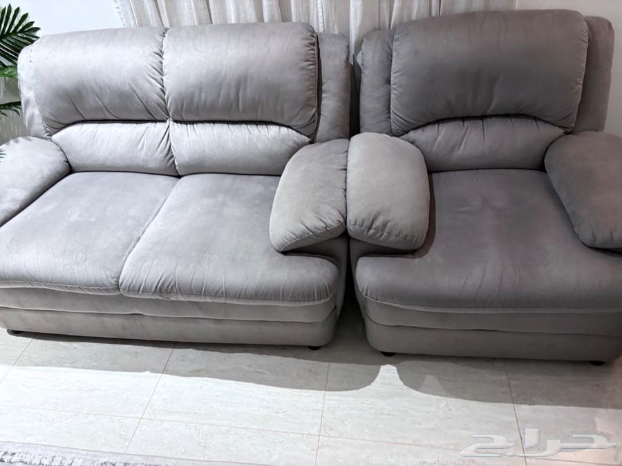 طقم كنب للبيع بحالة جيدة جدا64578451802113110