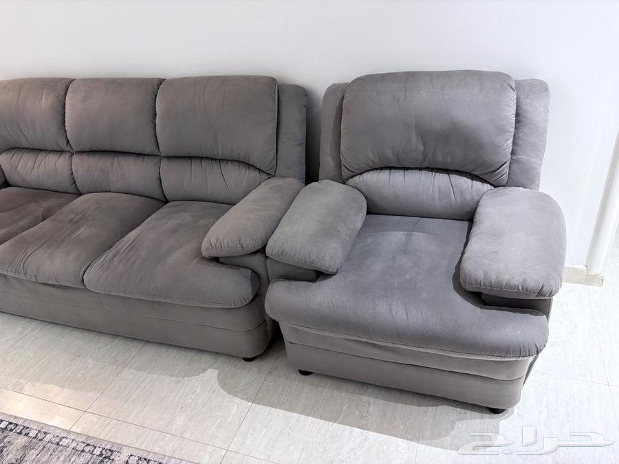 طقم كنب للبيع بحالة جيدة جدا64578451802113111