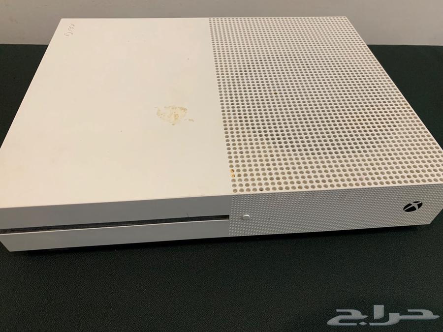 اكس بوكس ون ابيض مستعمل ب 500 مع يد وسماعات استرو 1064563391875842110