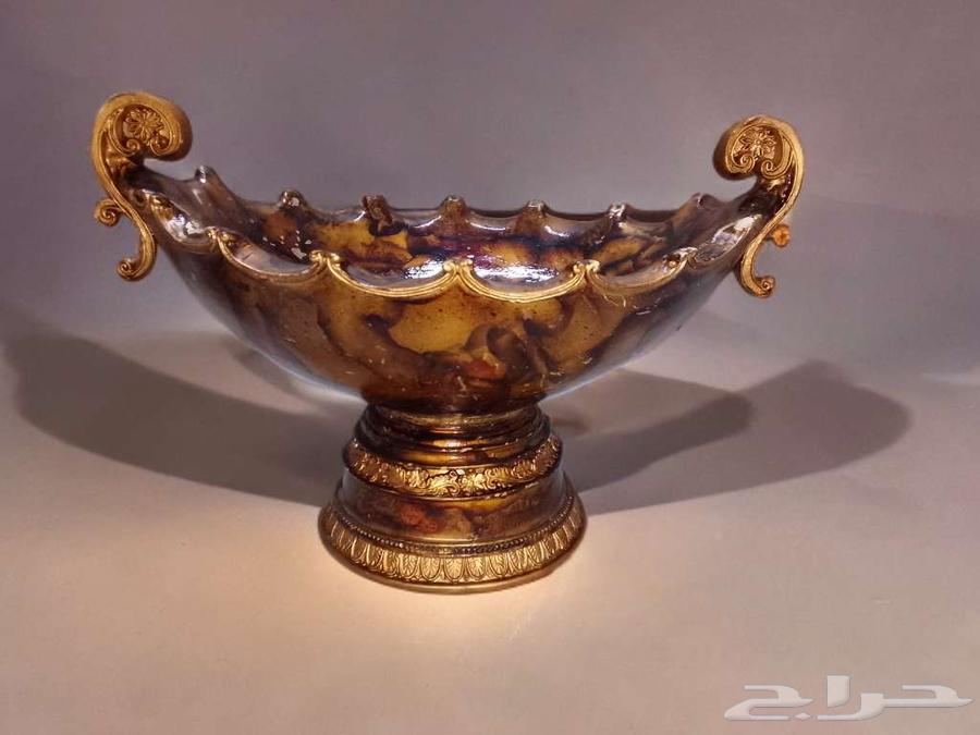 للبيع فازات وتحفبات خزف وزحاج ونحاس64580185234562111