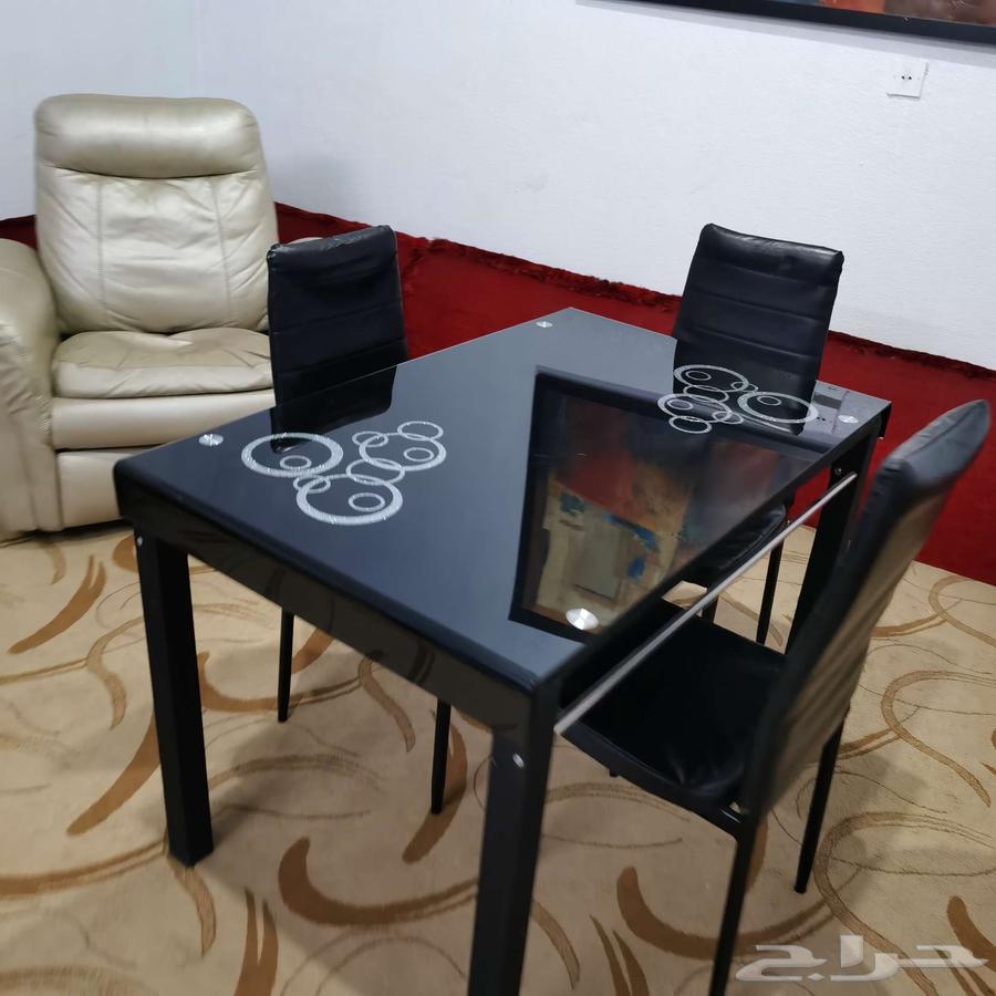 طاولة طعام مع3 كراسي جلد نضاف64578978400386111