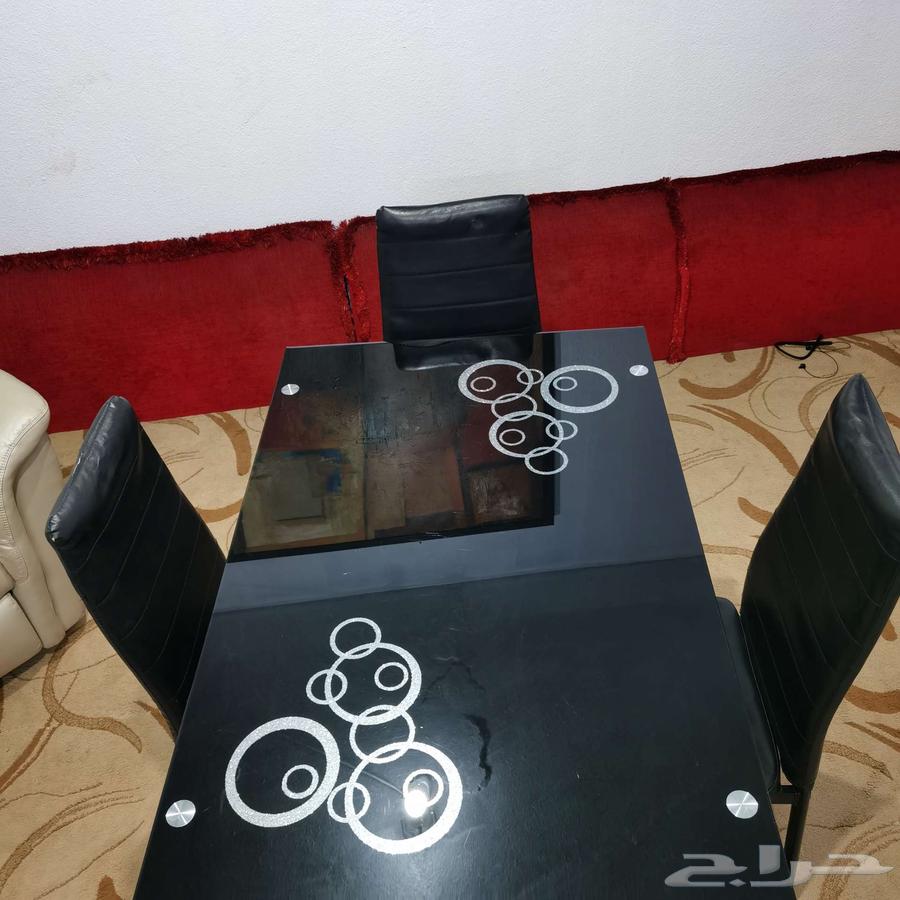 طاولة طعام مع3 كراسي جلد نضاف64578978400386114