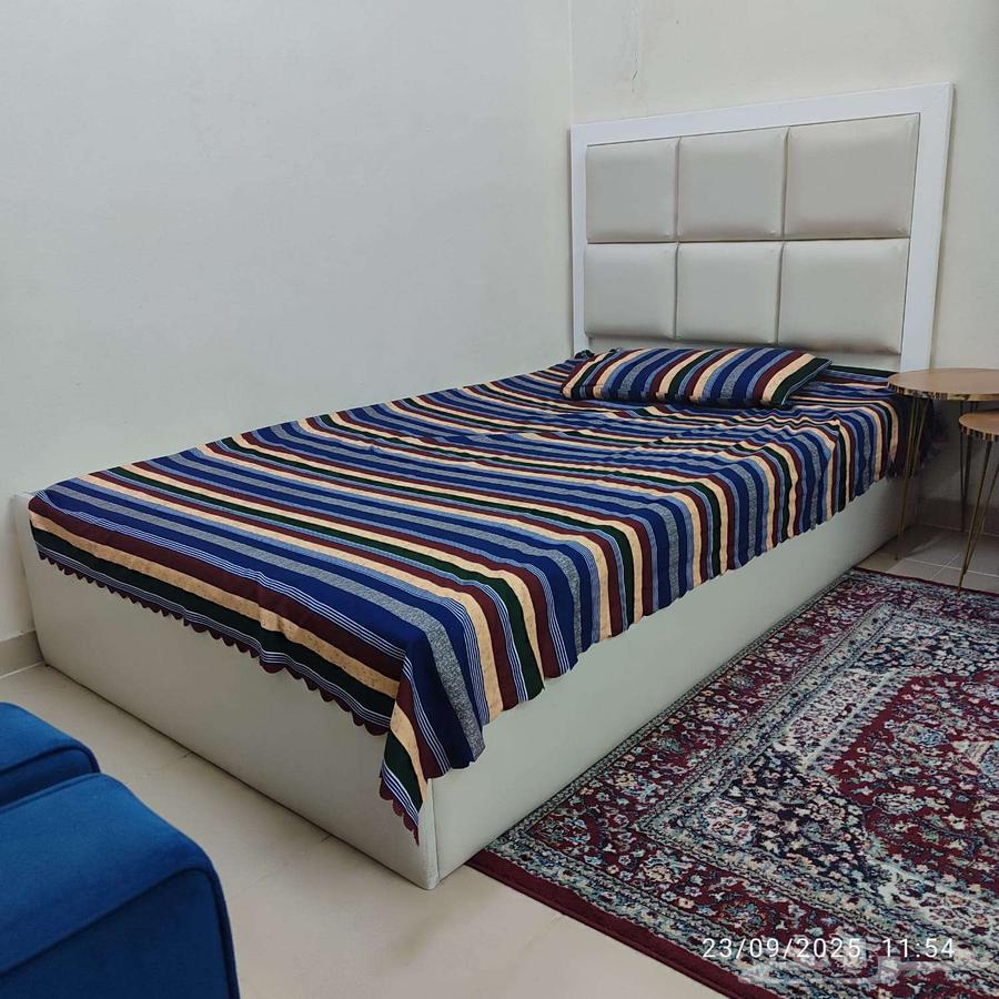 2 سرير نفر ونص بحالة جيدة 2 كرسي وكنبة64576353639553113